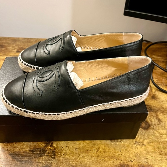 Authentic Chanel Espadrilles - Picture 4 of 13
